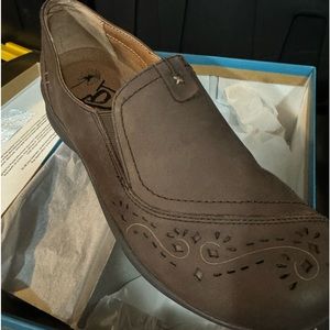 Woman’s OTBT slip on